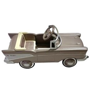 Hallmark Kiddie Car Classics '57 Chevrolet Bel Air 1:18 Mini Pedal Model HT2